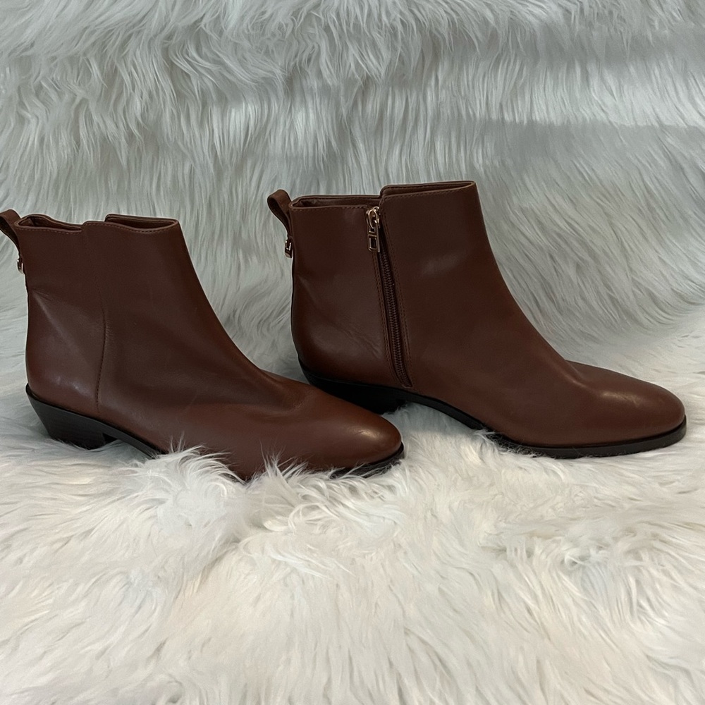 *New* Brown leather Carmen Coach boots